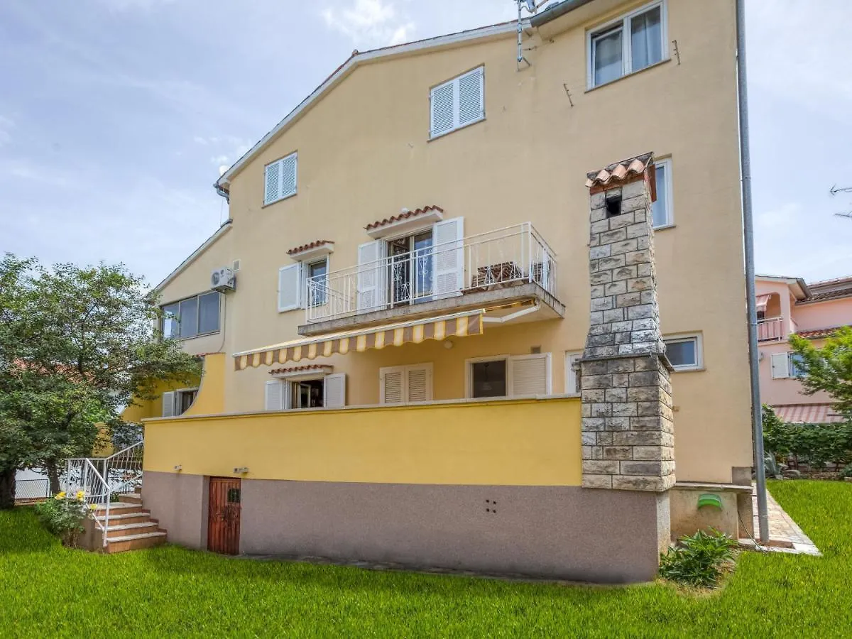 Apartment Daria-3 By Interhome