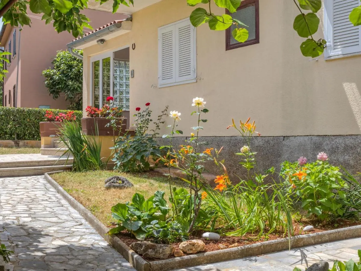 Apartment Daria-3 By Interhome